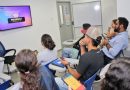 ¡el inglés te espera aquí!  Pásate de la mesa de almuerzo al salón de clases