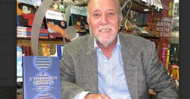 Biólogo Emilio Herrera presentó su libro «La evolución importa: La condición humana vista desde la evolución» 