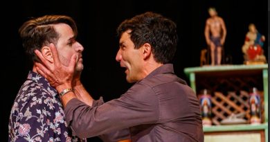 Se despide “Fresa y Chocolate” un espectáculo de Héctor Manrique,  en el Teatro Trasnocho 