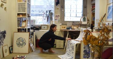 La venezolana Juli Estrada, presenta su exposición «Algo, eso que aún nos vinculaba»