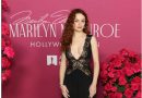 De Elie Saab y con broche de oro: El aplaudido look de Joey King en Los Ángeles