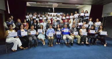 CEVAZ entregó 38 “Becas para Crecer”a estudiantes universitarios zulianos