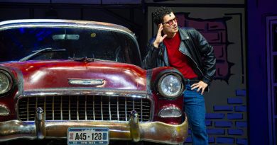 José David hace historia al convertirse en el primer venezolano en interpretar a Kenickie de Vaselina