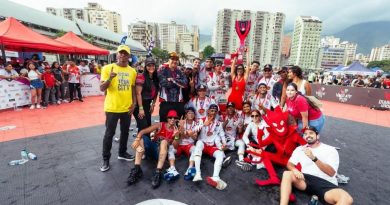 Diablos dela Bastidas se coronan bicampeones de Pelotica de Goma Vacílate Esto